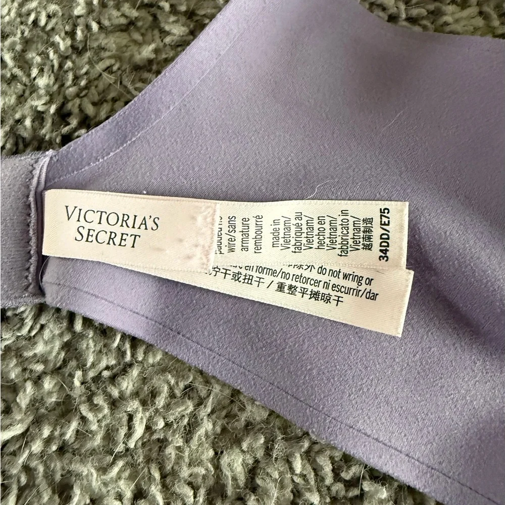 Victoria's Secret 💜Wireless Push Up Light Purple Bra EUC - Picture 5 of 5